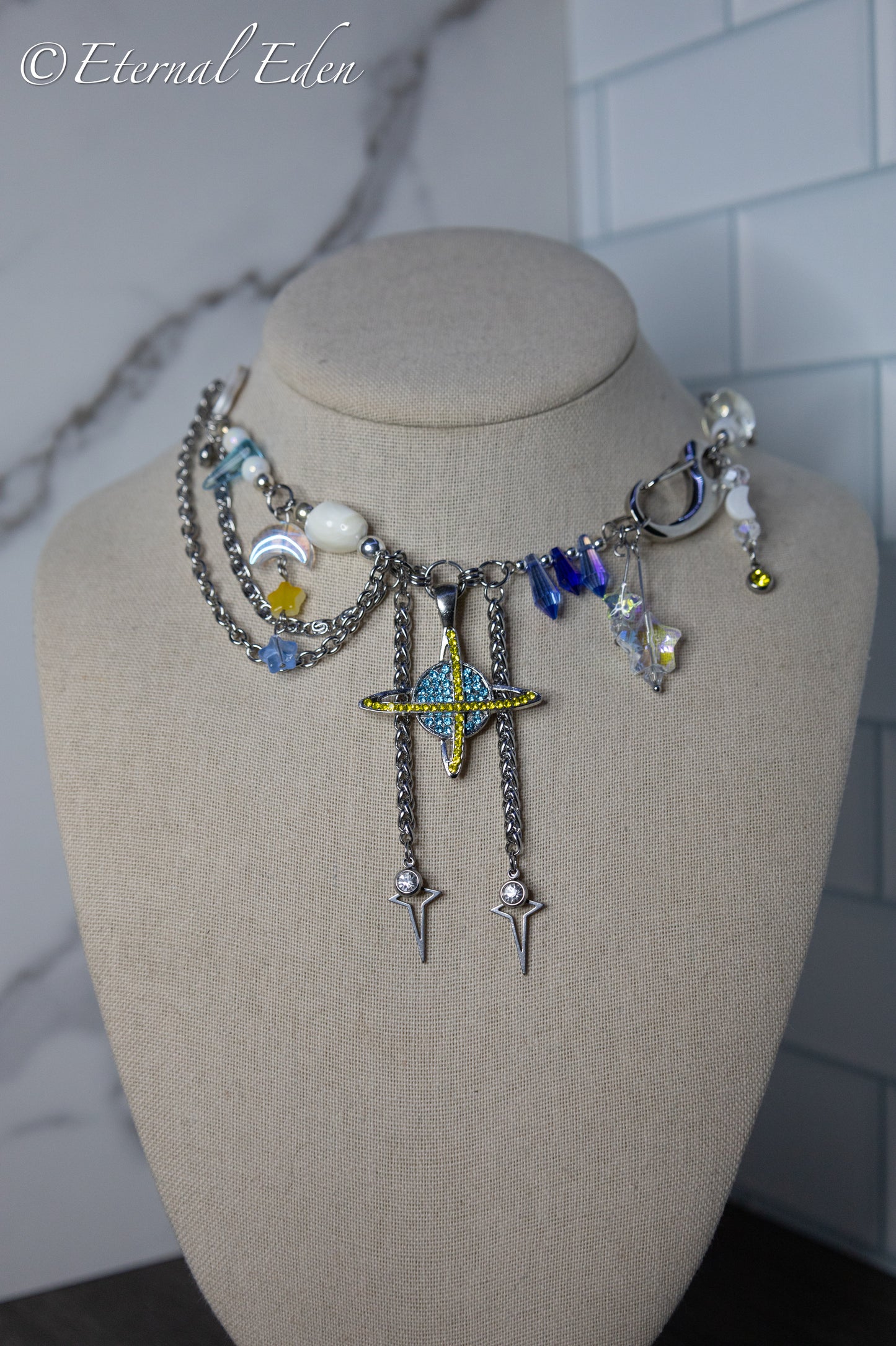 Planetary Confinement Necklace